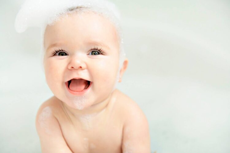 Dziecko podczas kąpieli
